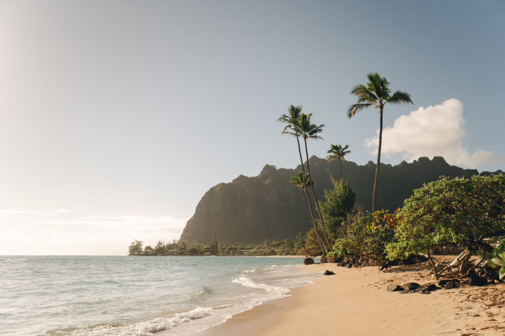 Ka'a'awa beach engagament photographer